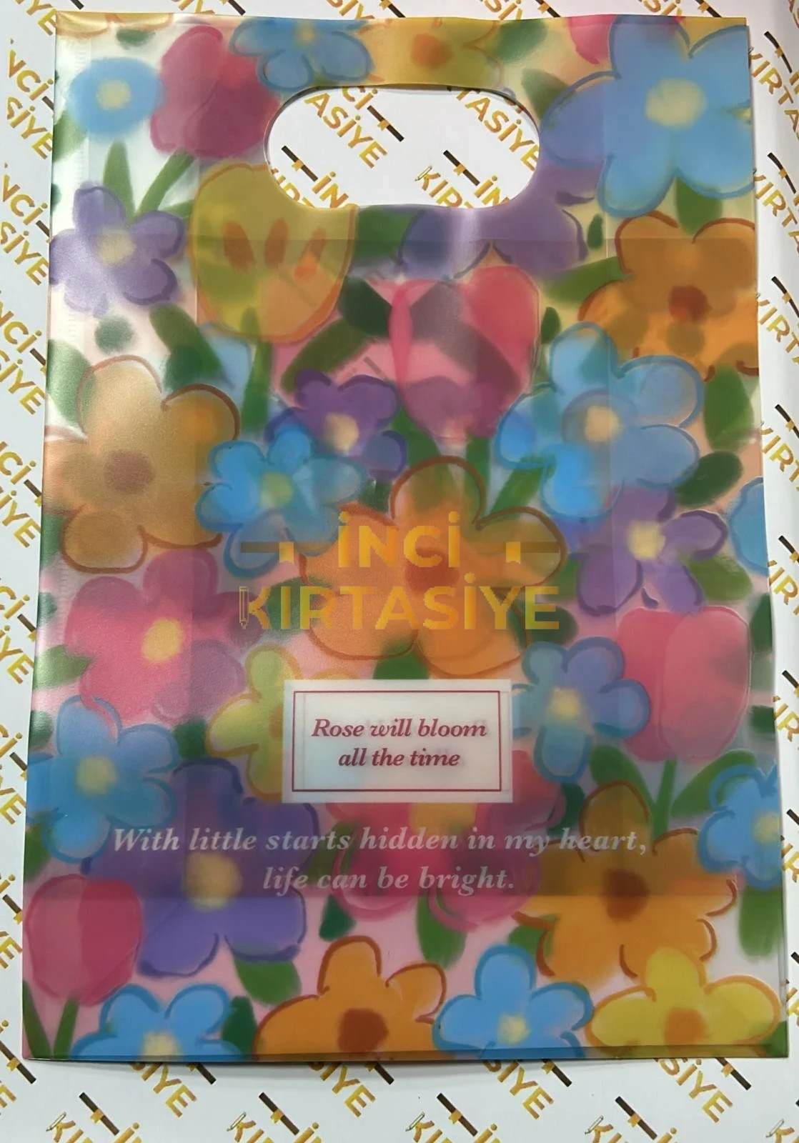 BAM PLASTİK KURDELALI EL ÇANTASI 35*24*10